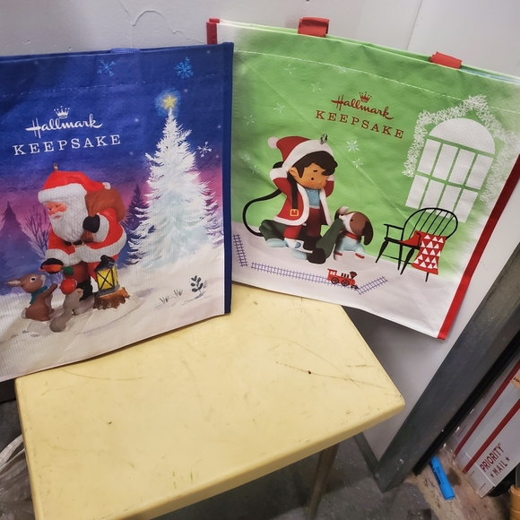 2 NEW Hallmark Keepsake Christmas 2022 Reusable Tote Bags NWT NEW - Picture 7 of 7